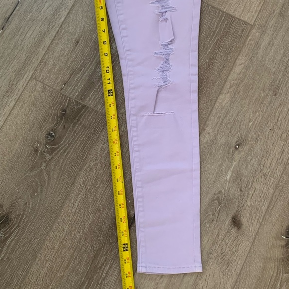 a.n.a Lavender Stretch Jeggings with Distressed Detail size 2 color lavender - Picture 6 of 9